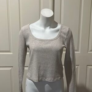 H&M nearly new ribbed crop top. Large